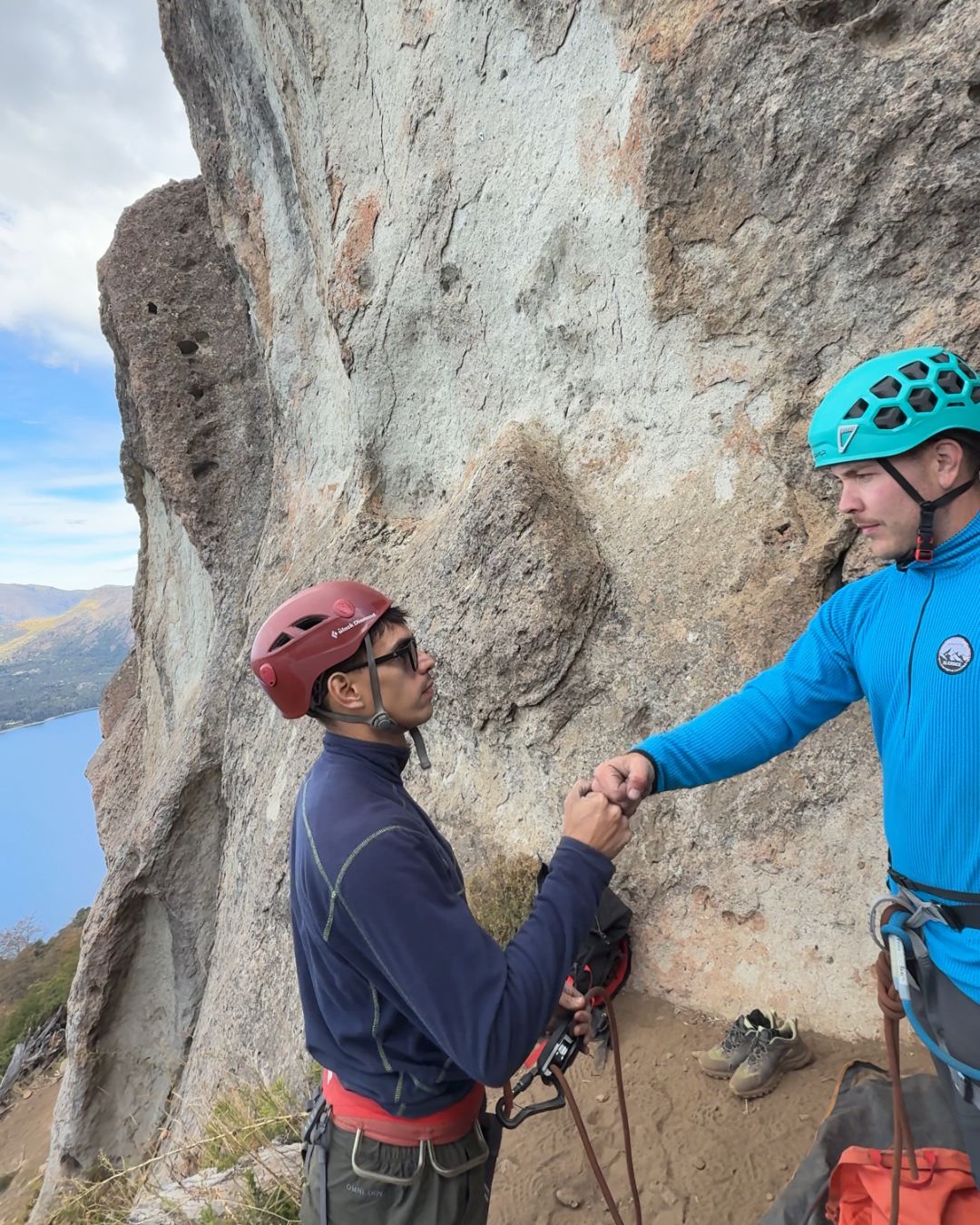 Emiliano y Enzo escalando en Bariloche